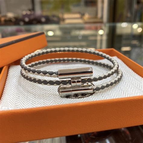 bracelet hermes tournis tressé|LUXURY ITEM REVIEW .